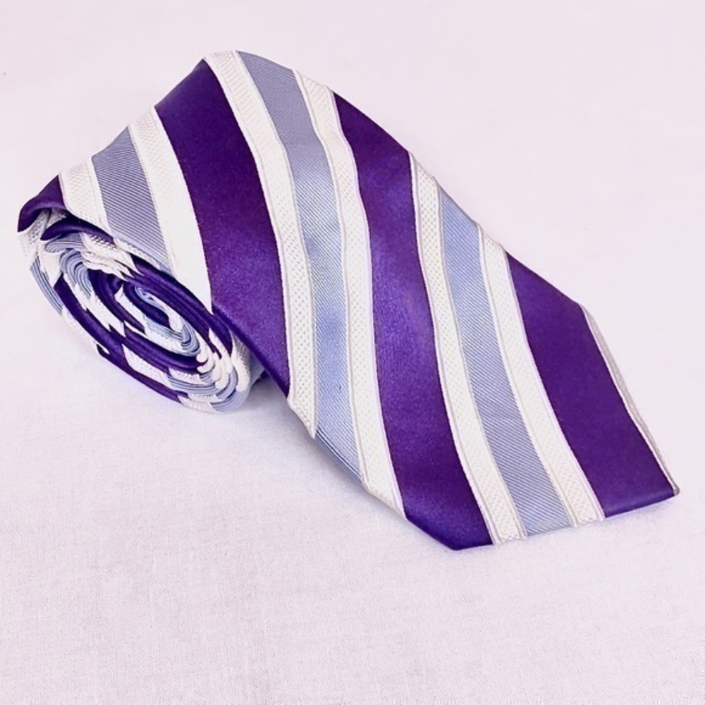 DONALD J. TRUMP Silk Purple Blue White Neck Tie